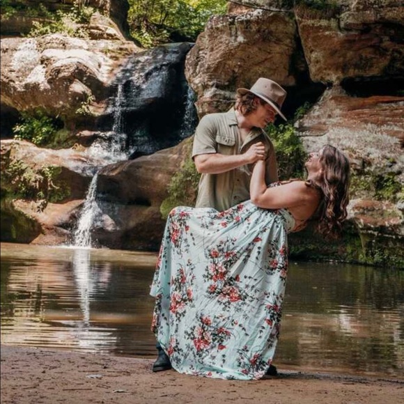 “Ayla” Floral Maxi Dress - Picture 14 of 16